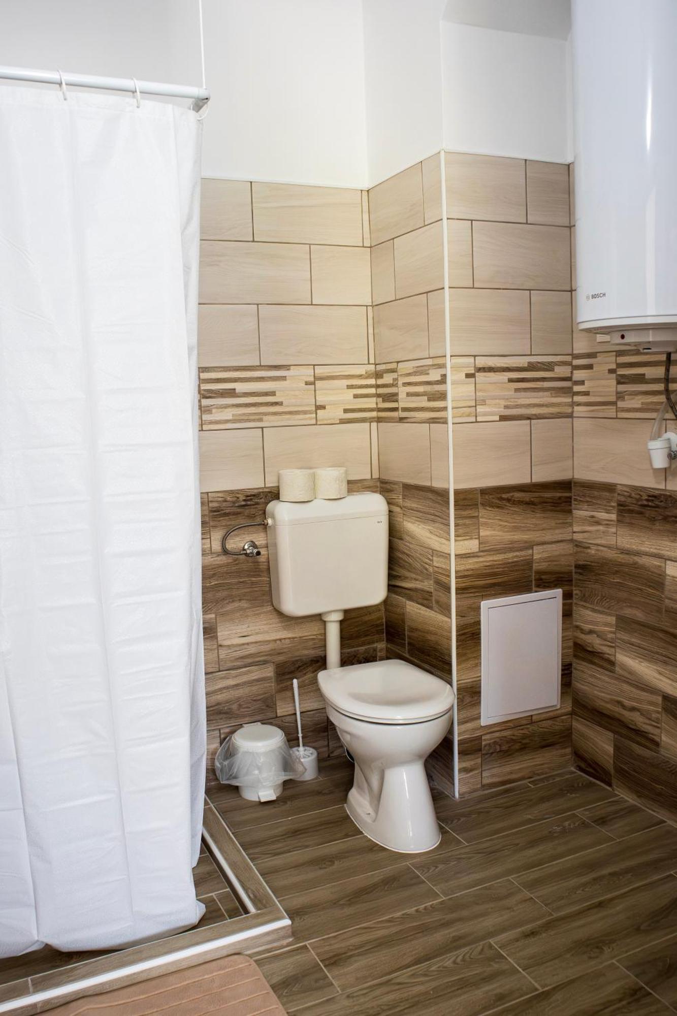 Izisz Apartman Matraterenye Esterno foto