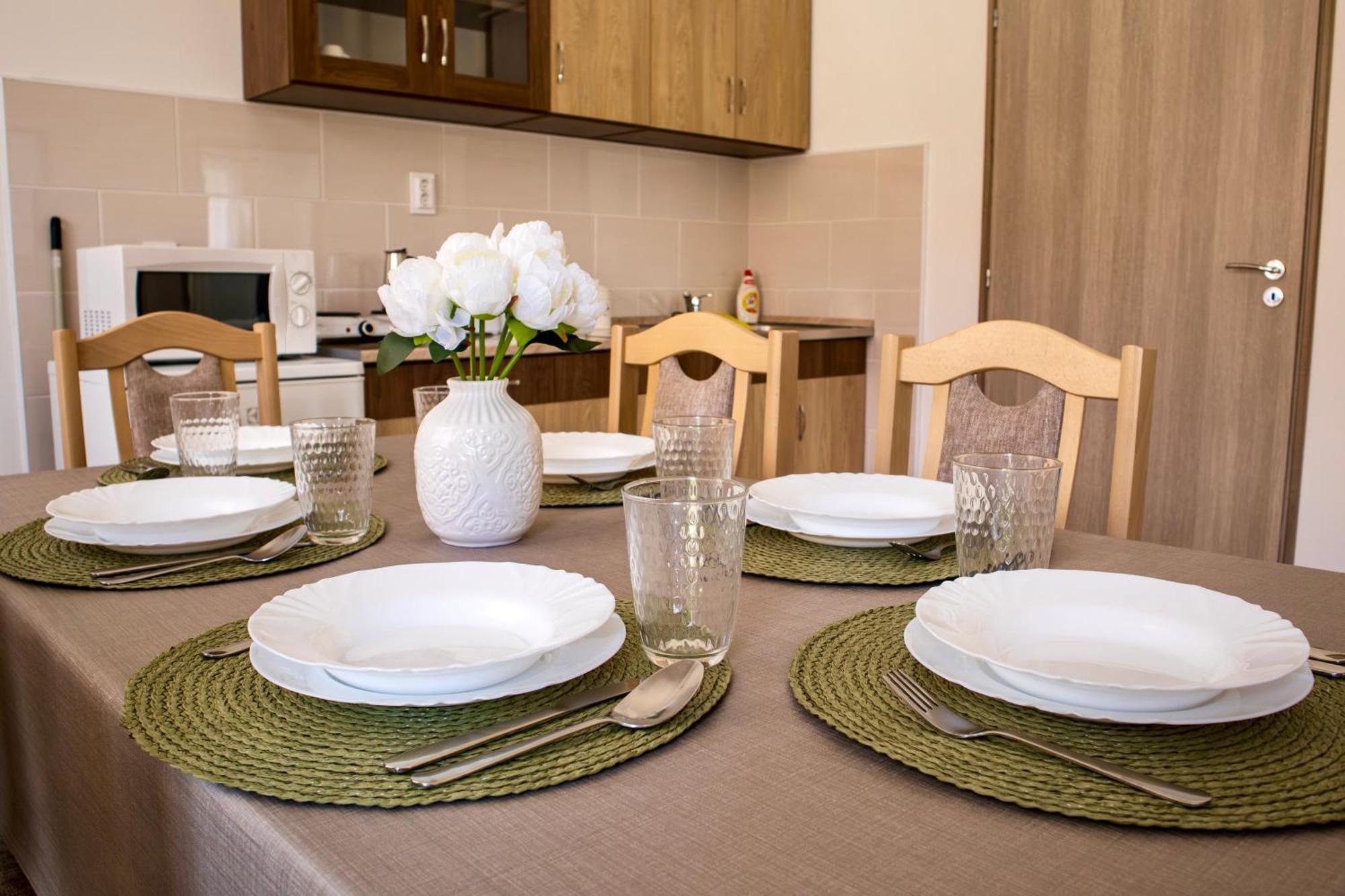Izisz Apartman Matraterenye Esterno foto