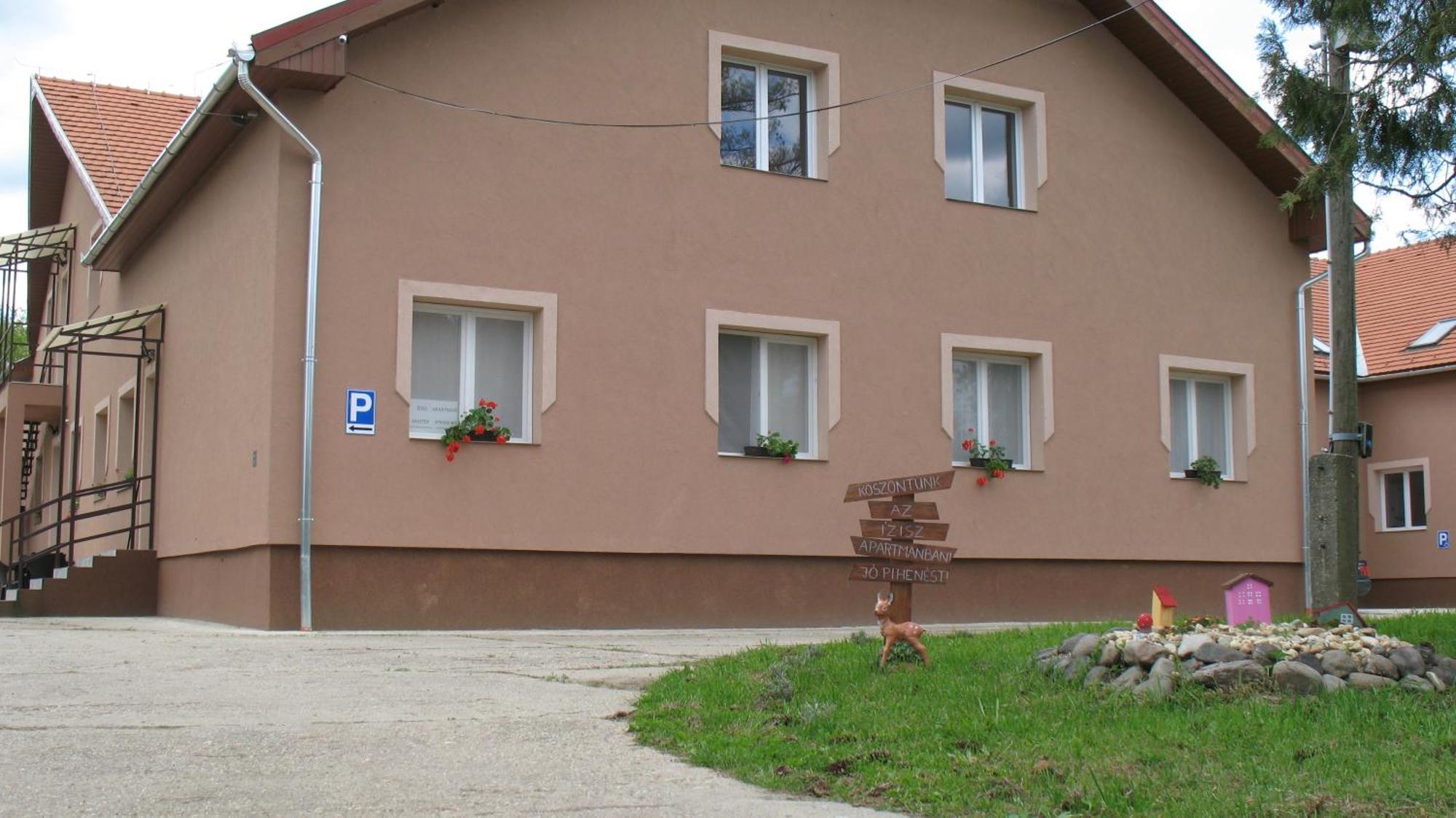 Izisz Apartman Matraterenye Esterno foto